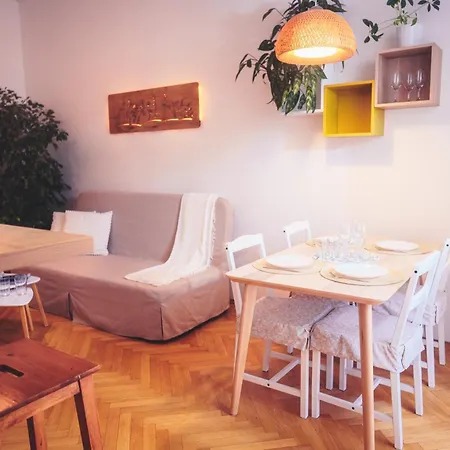 Family With Terrace, Near Center, Big Parks And Viewpoints Apartamento